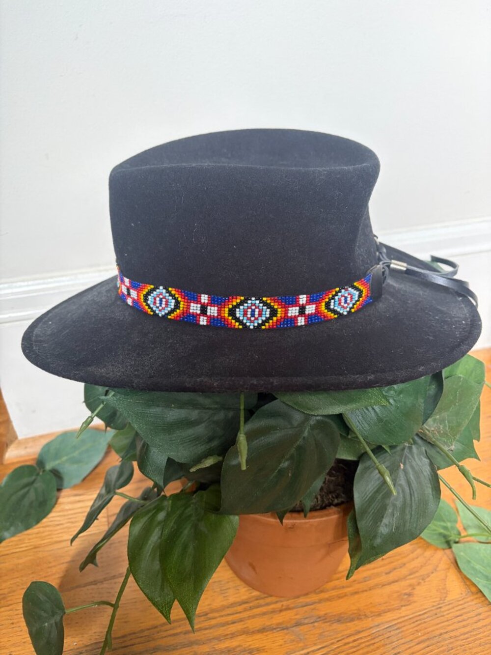 MinneTonka Wool Felt Hat Size Large Beaded Geometric Hat Band Black - Picture 4 of 9